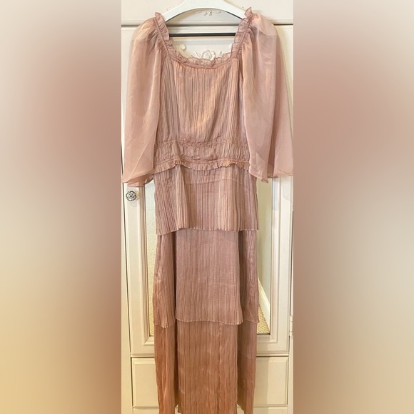 Ivorie Kai Satin Rose Dress - Picture 2 of 5